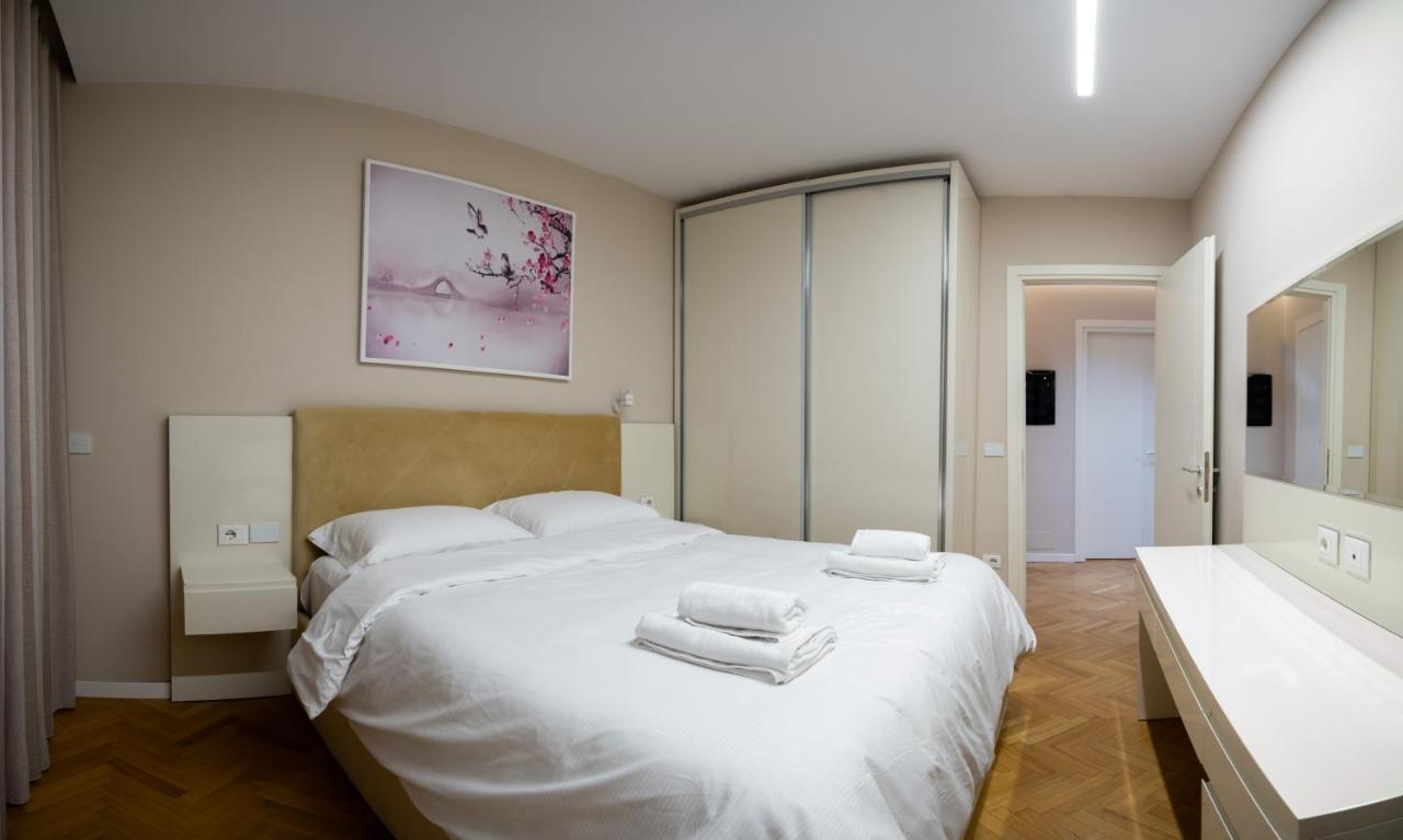 Center Tirana Liv Apartment ภายนอก รูปภาพ