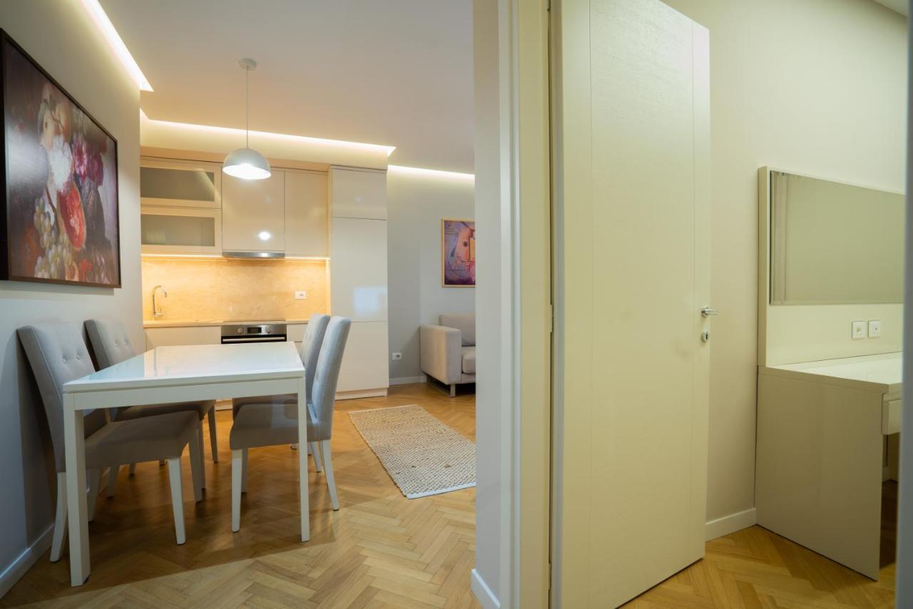 Center Tirana Liv Apartment ภายนอก รูปภาพ