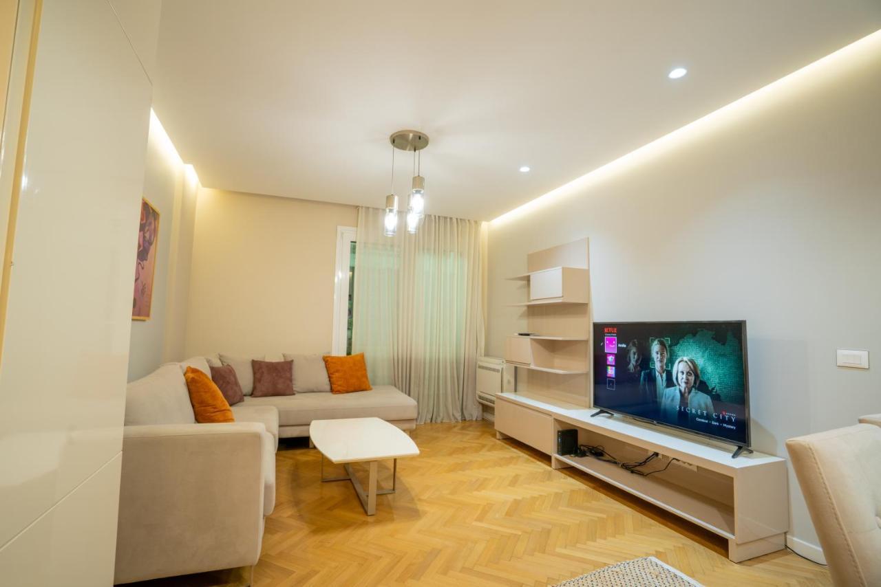Center Tirana Liv Apartment ภายนอก รูปภาพ