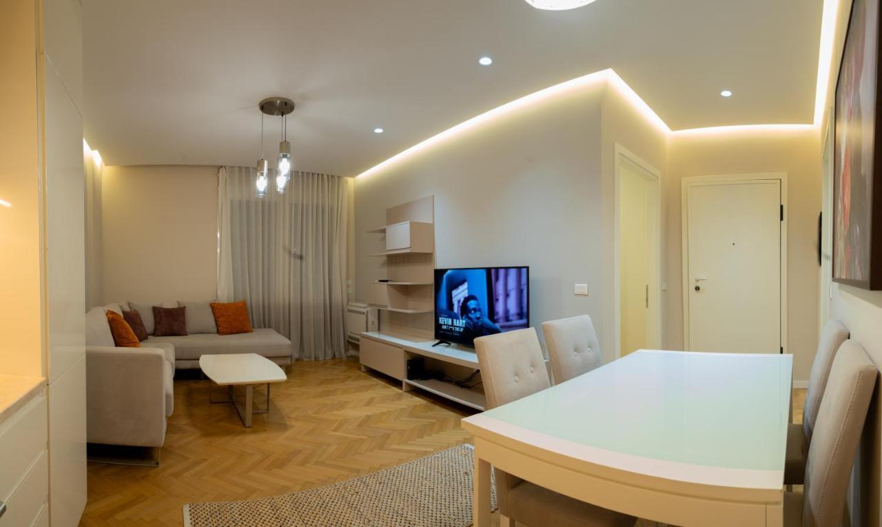 Center Tirana Liv Apartment ภายนอก รูปภาพ
