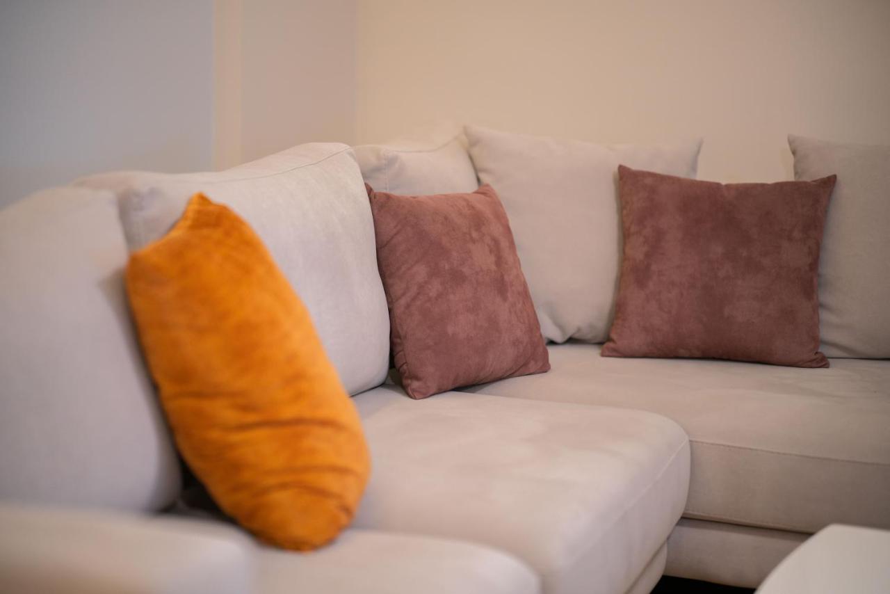 Center Tirana Liv Apartment ภายนอก รูปภาพ