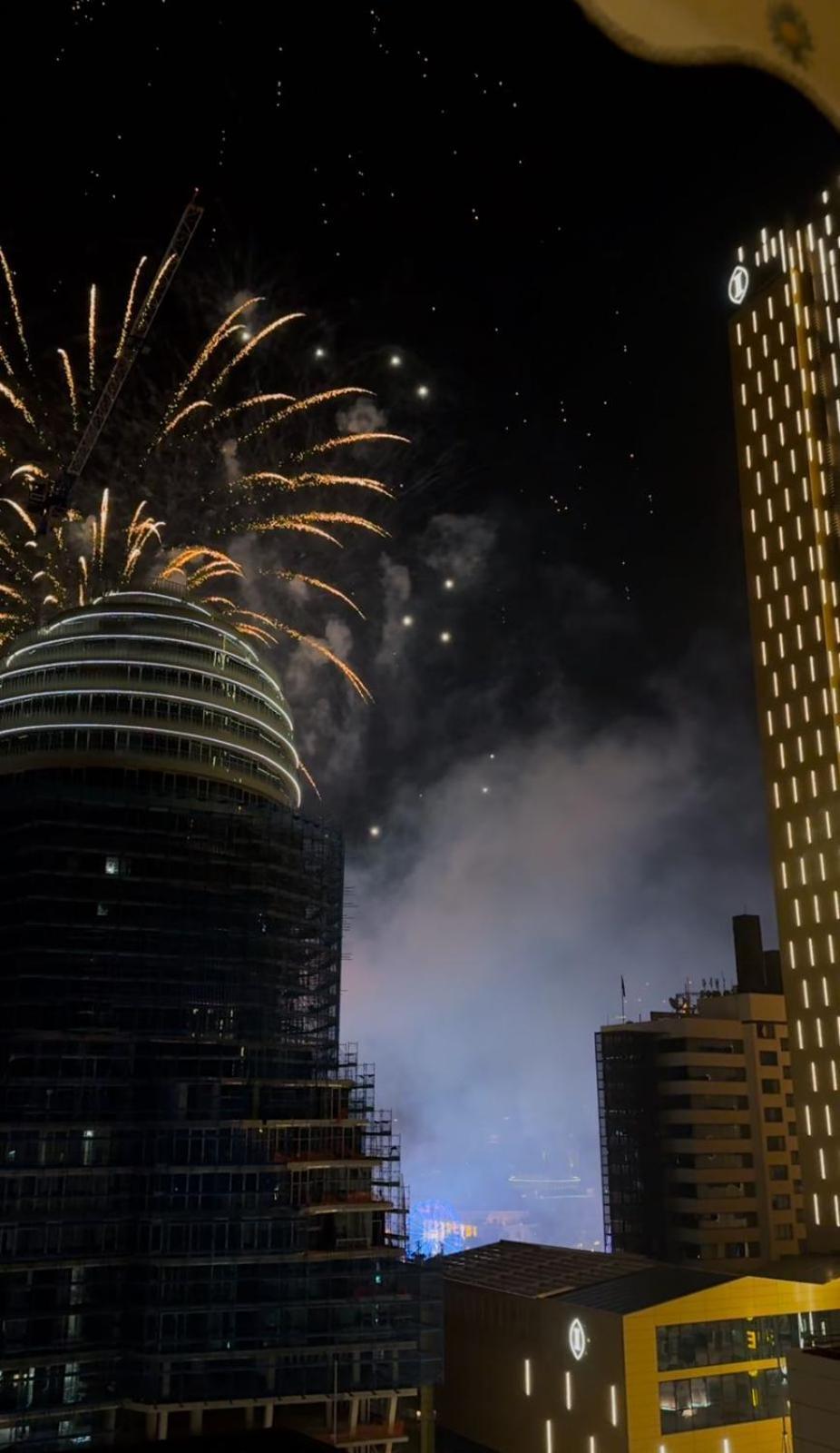 Center Tirana Liv Apartment ภายนอก รูปภาพ